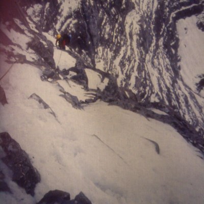 03-snow-on-rubble-filled-ledges_50615594218_l