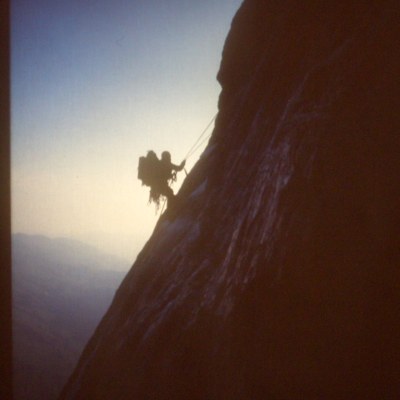 12-gordon-using-tension-on-traverse_50615594008_l