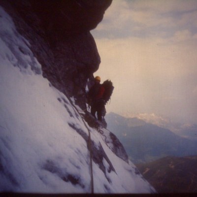 19-looking-back-to-graham-at-the-swallows-nest_50616445647_l